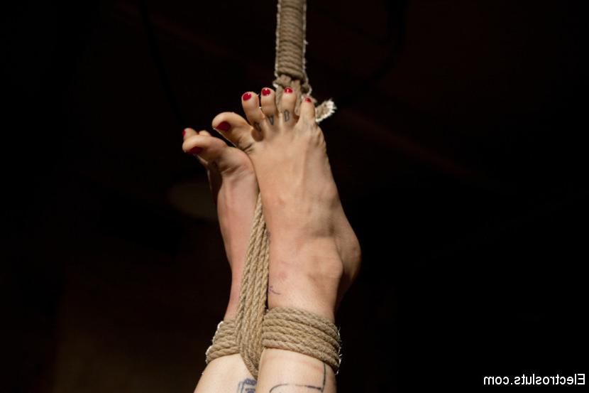 15P Krysta Kaos tattooed babe bound for her first electro experience
