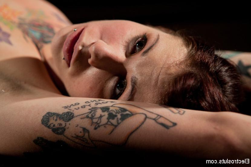 15P Krysta Kaos tattooed babe bound for her first electro experience