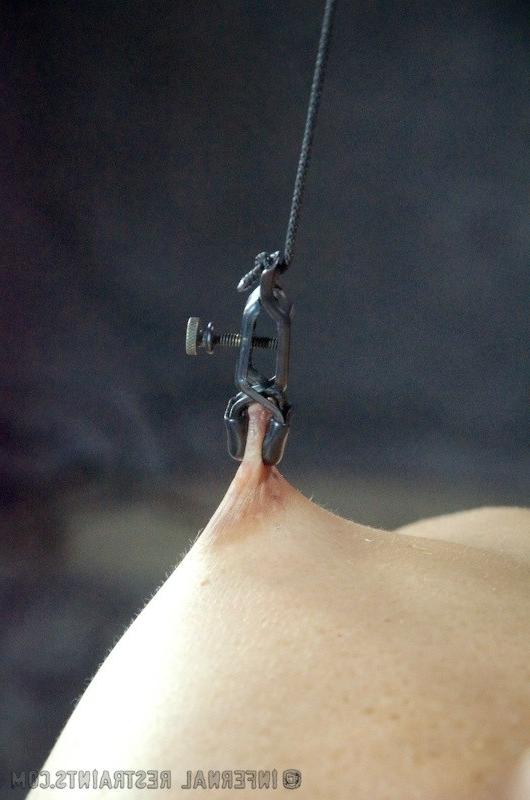 16P Wenona is bound and chained her pussy fast toyed for orgasm
