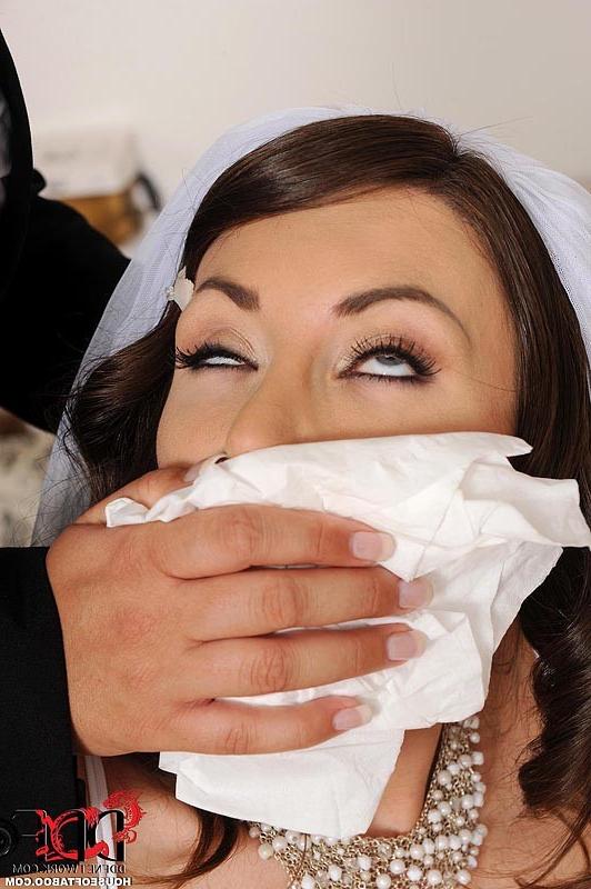 16P Rebecca Jessop dominatrix with lesbian bride bound