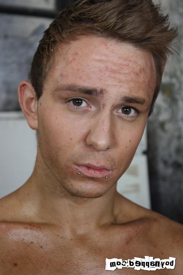 15P Leo Foxx has to be one of the hottest straight lads ever to have the misfortune 