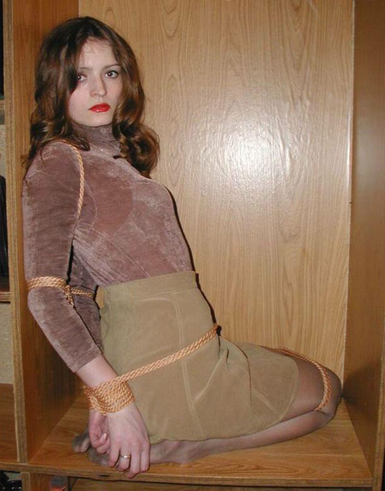 15P Kinky submissive girlfriends tied up gallery 3
