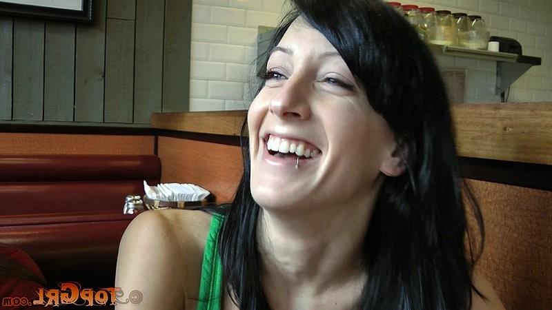 16P Elise Graves is bound by lezdom Sister Dee and kissing her feet