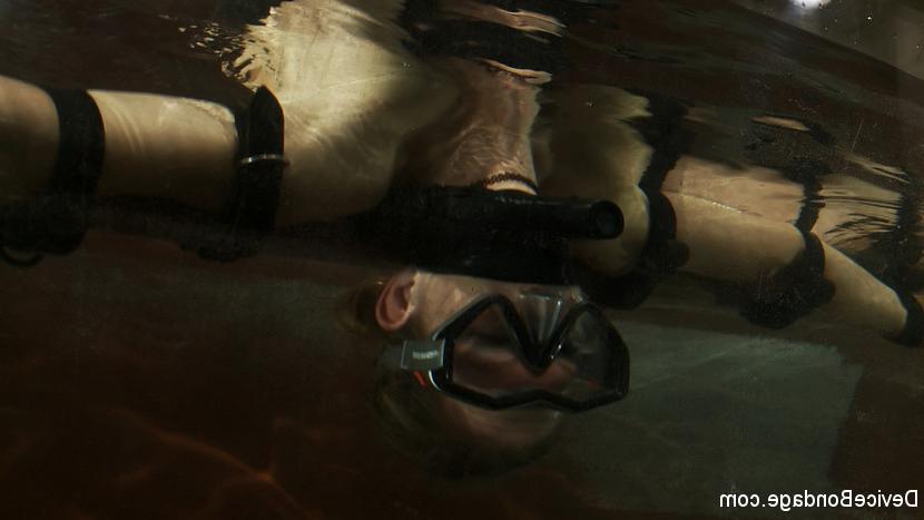 15P Rain Degre babe orgasms bound underwater to sybian