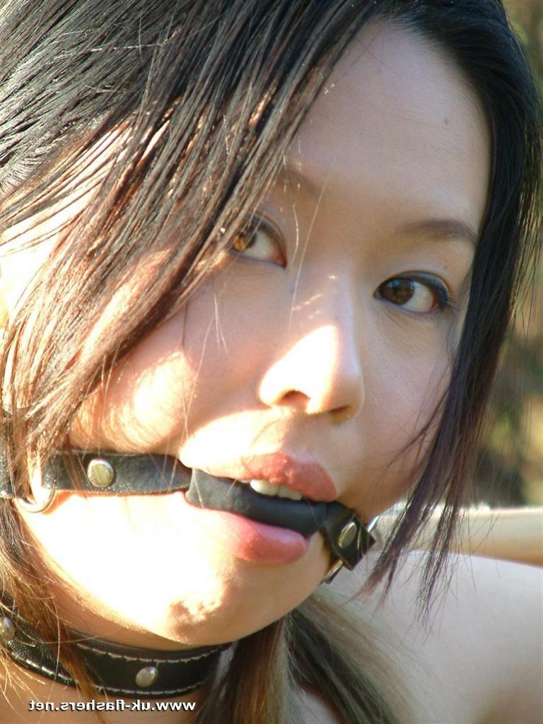 15P Cute exhibitionist asian babe tied outdoors in bondage