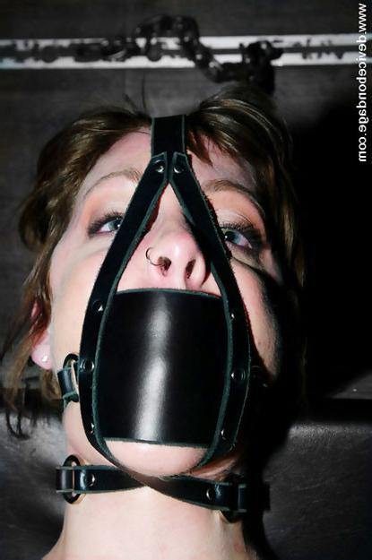 15P Brunette exquisitely bound and tortured