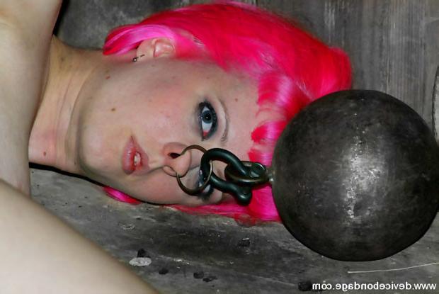 15P Submissive duo artfully restrained