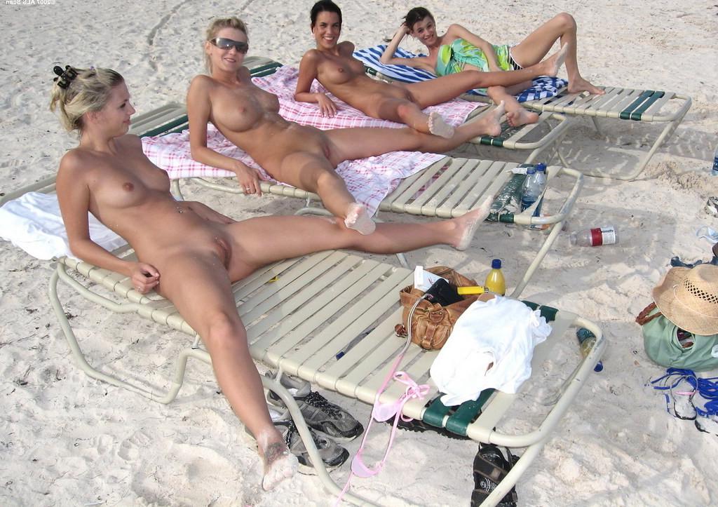 15P New teen friends bound by the love of being nude