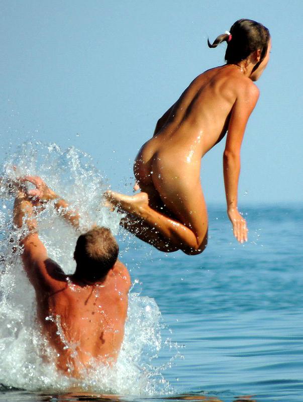 15P Interracial friends bound by the love of being nude