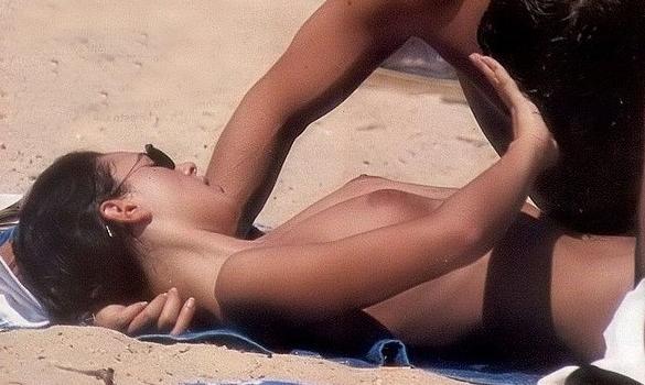 20P Sexy provocative pics of Italian Model Monica Bellucci