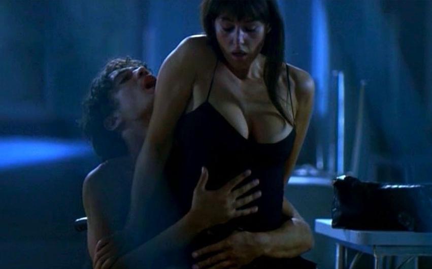 20P Sexy provocative pics of Italian Model Monica Bellucci