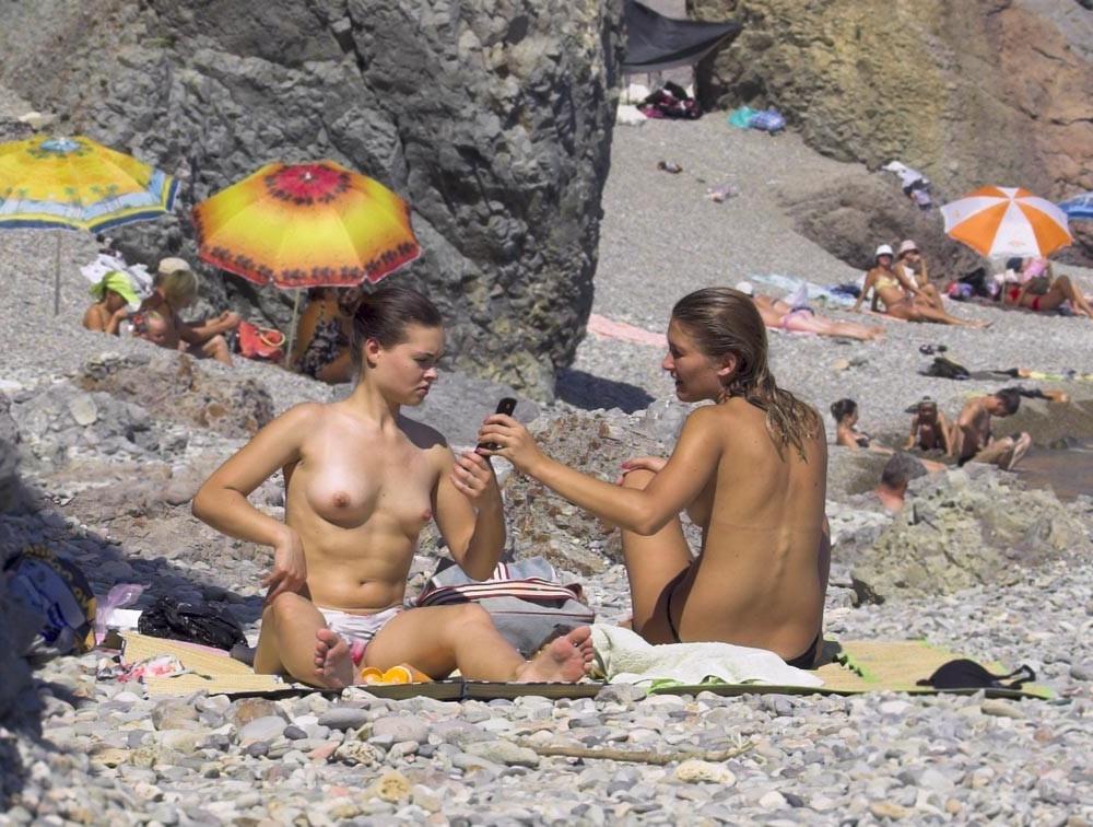 15P New teen friends bound by the love of being nude