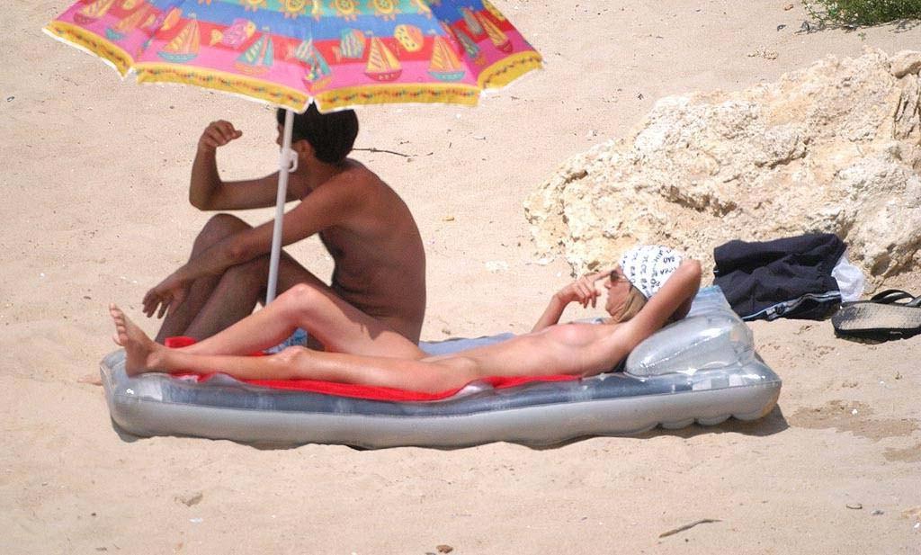 15P New mature friends bound by the love of being nude