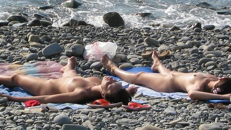 15P New teen friends bound by the love of being nude