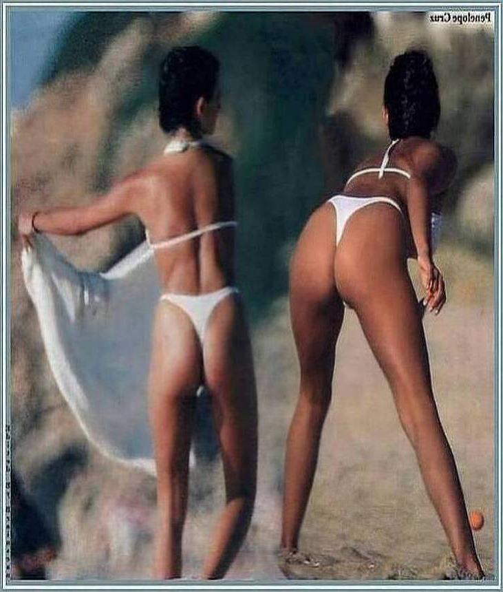 15P Penelope Cruz shows her brown boobs on the beach