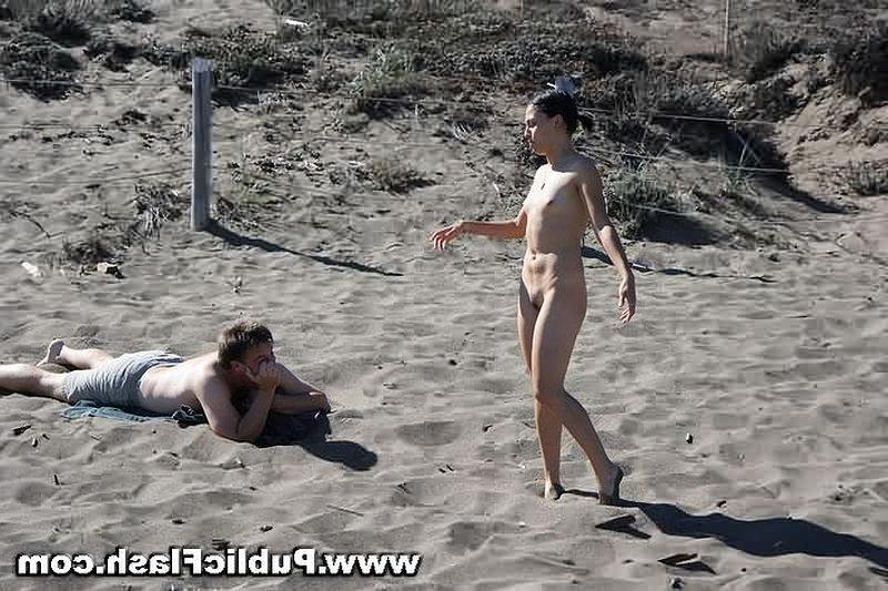 16P Mini tit exhibitionist strips nude at public beach