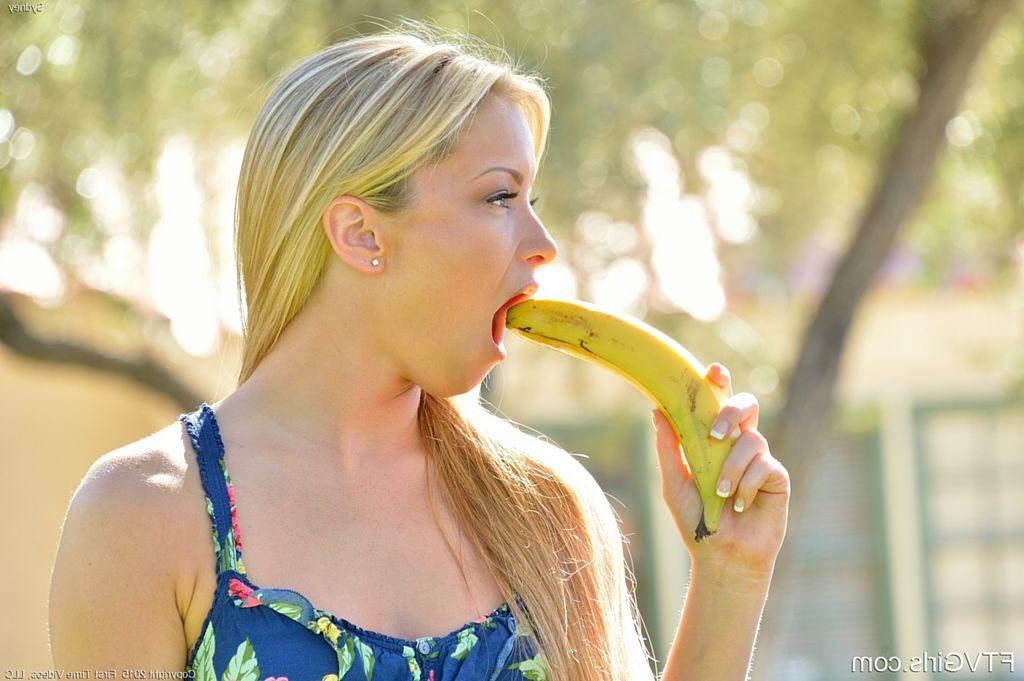 15P Banana Girl in Park