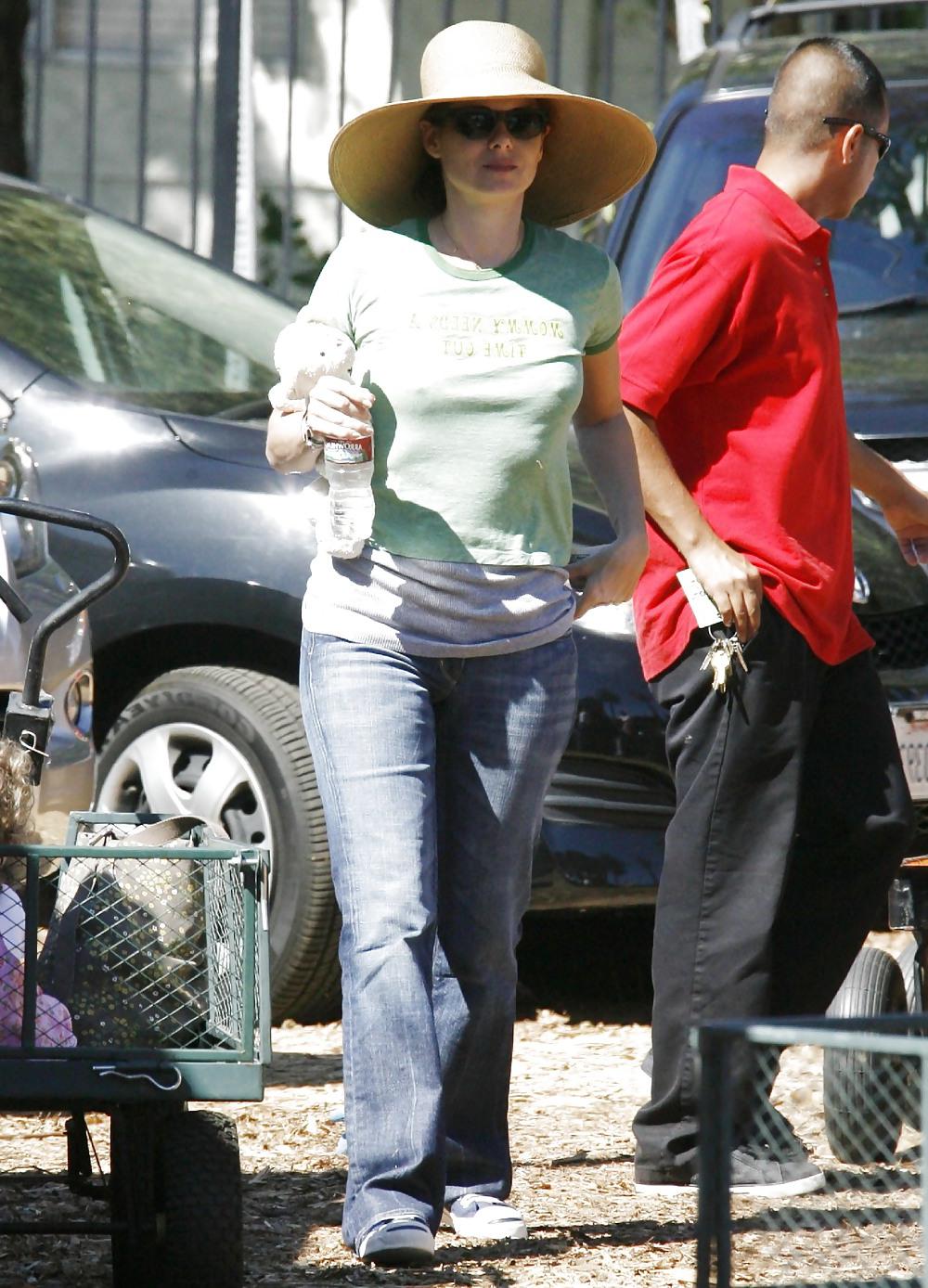 25P Celebs voyeur