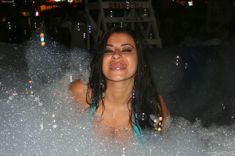 15P Alexa Loren flashes her big tits at club foam party