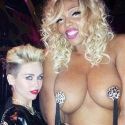 16P Miley Cyrus nude