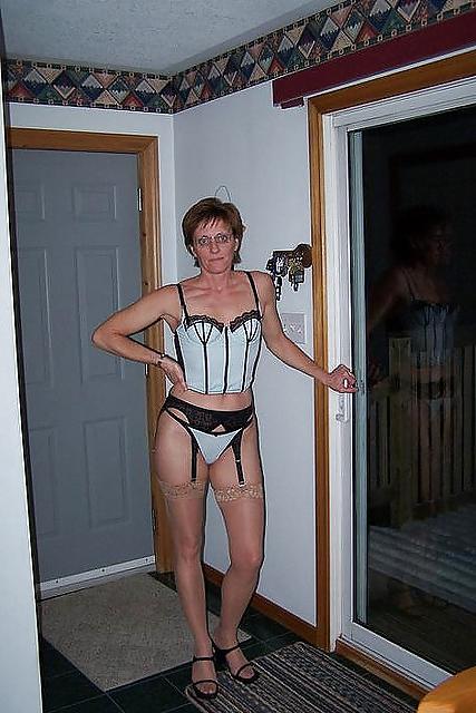 19P Skinny Blonde Mature In Stockings