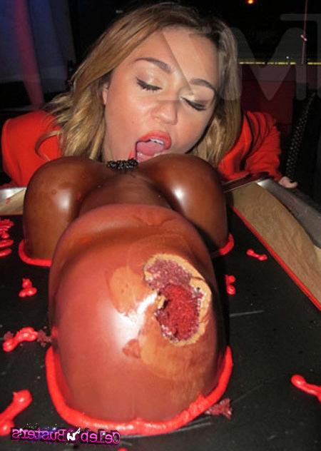 15P Celebrity Miley Cyrus totaly exposed 