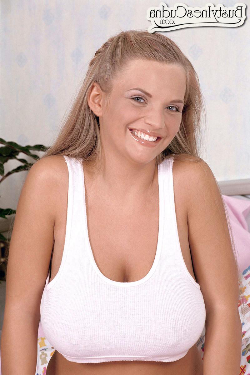 15P Pornstar Ines Cudna sex photos