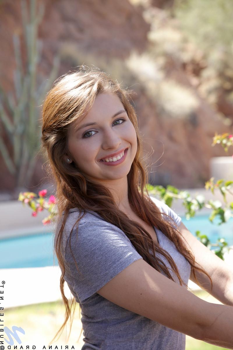 15P Fresh faced teen Ariana Grand fondles twat by the pool