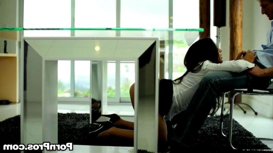 16P Nympho Jnyx Maze seduces her working boyfriend