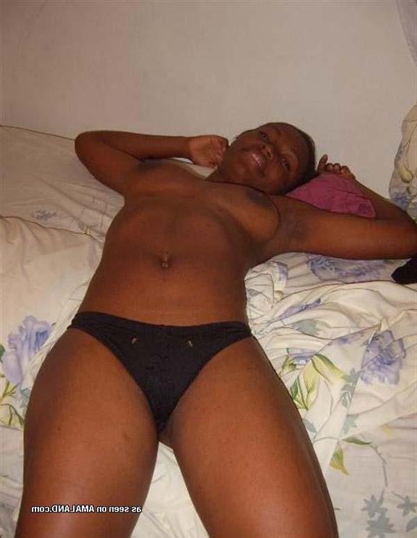 12P Ghetto babes love to spread their legs