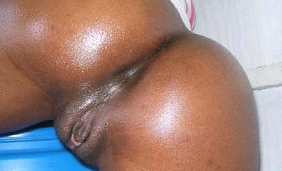 12P Ghetto babes love to spread their legs