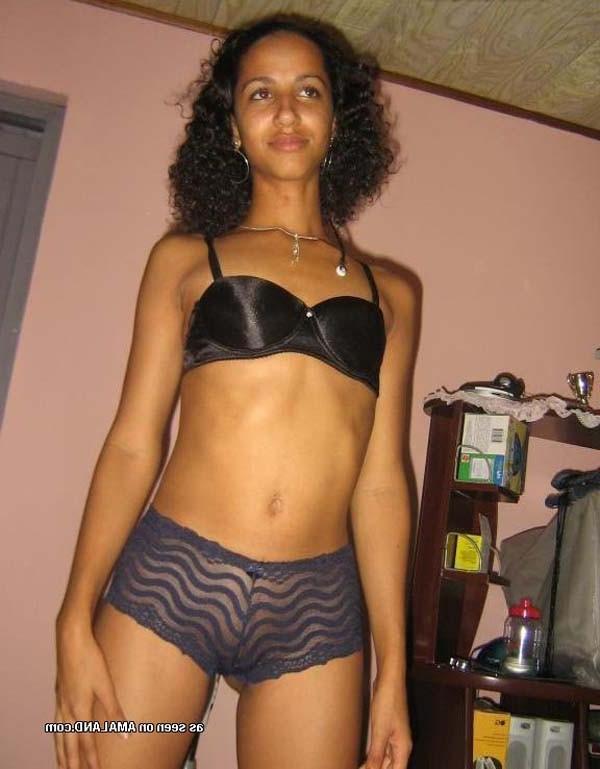 12P Ghetto babes love to spread their legs