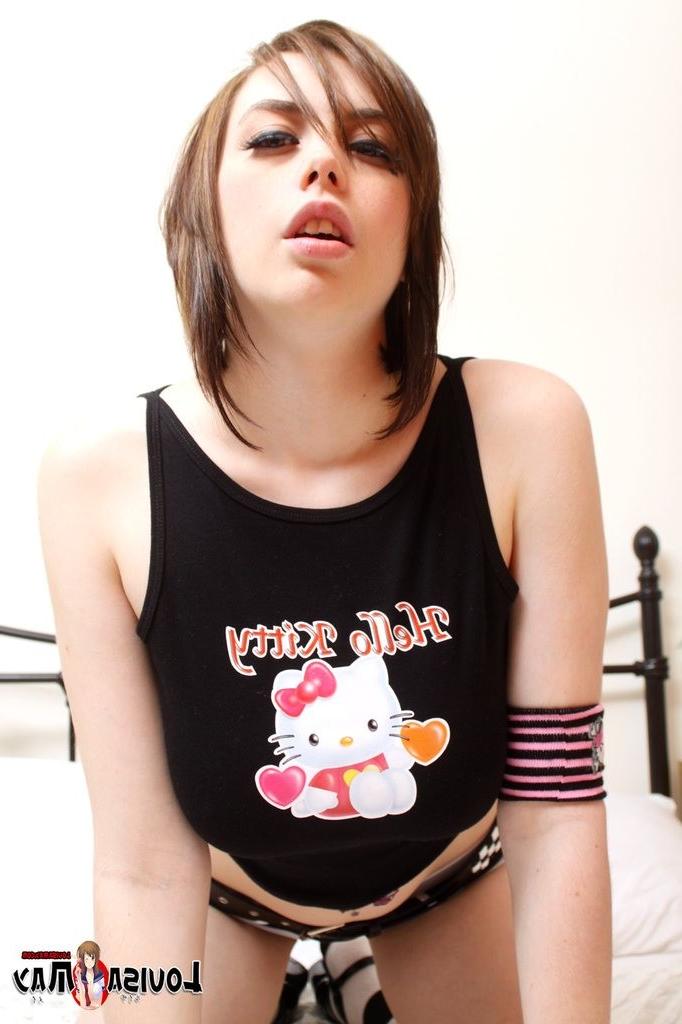 16P Busty Louisa May reveals her all natural bitties