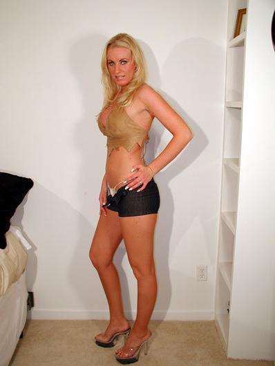 15P Tall busty blonde strip and suck