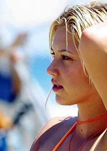 15P sexy tennis babe Anna Kournikova nude on the beach