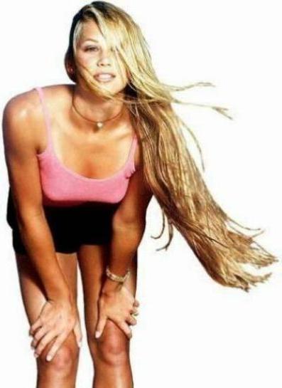 15P sexy tennis babe Anna Kournikova nude on the beach