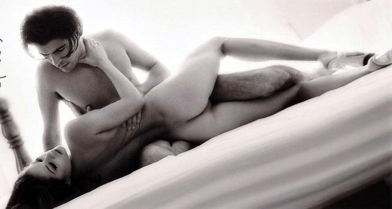 15P super hot actress Angie Harmon nudes and see thrus