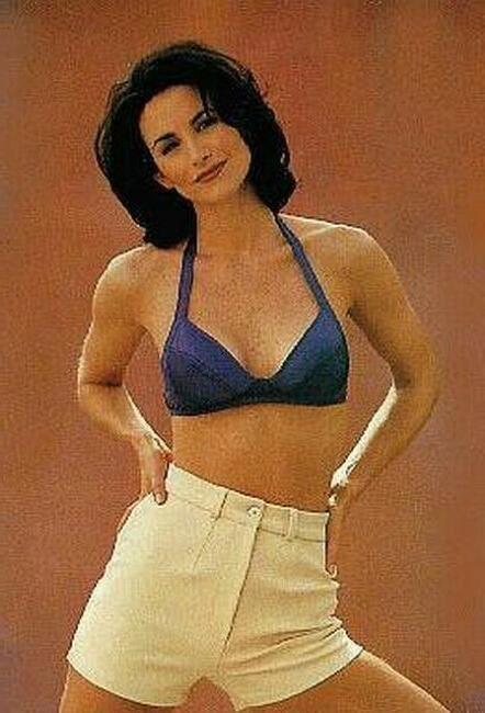 15P SEXY COUGAR cORTENY cOX NUDE AND SEE THRUS