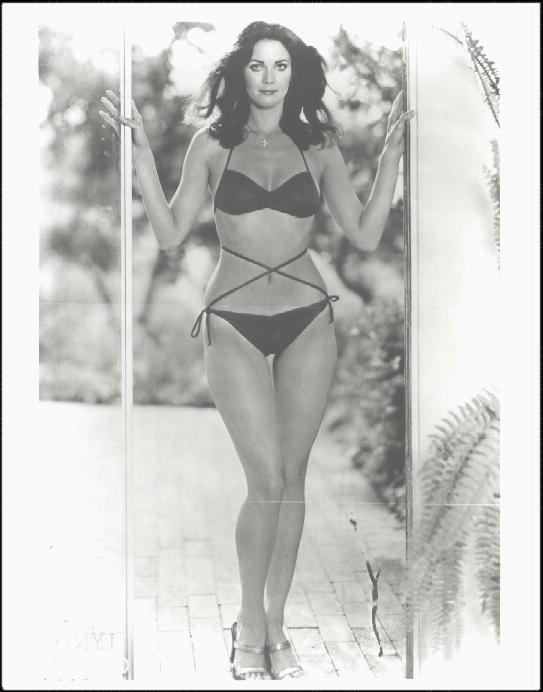 15P Wonderwoman aka Lynda Carter nude pictures