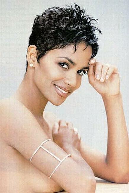15P Sexy Nubian Actress Halle Berry Shows Us Her Brown Berries