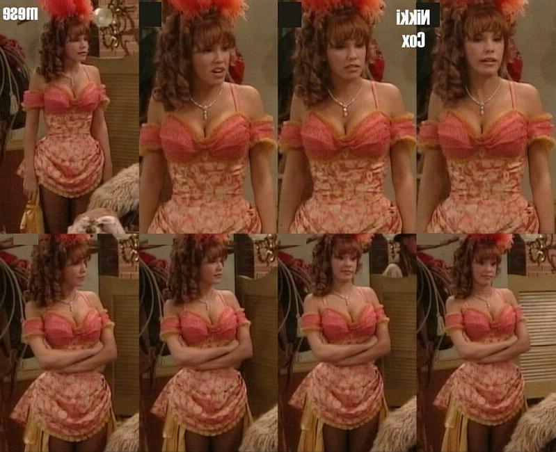 15P super sexy 90s star Nikki Cox in all her beauty