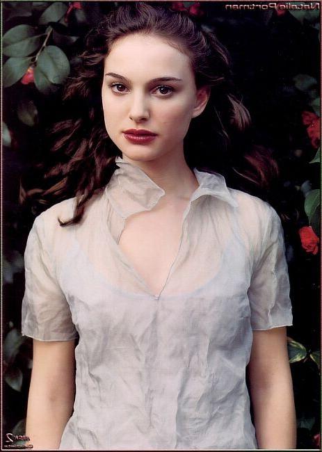 15P Sexy Girl Next Door Actress Natalie Portman topless pics