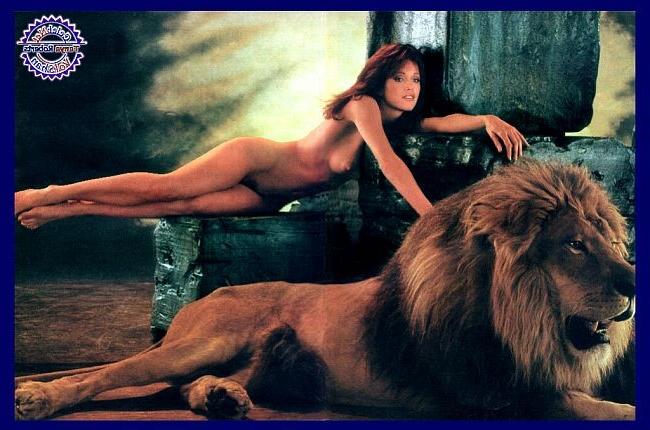 15P former Charlies Angel Tanya Roberts pussy shots