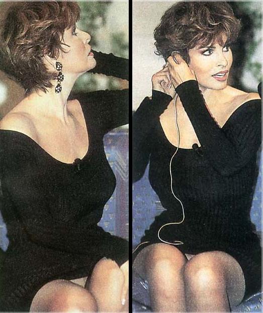 15P Hollywood legend Raquel Welch collection of see thru shots