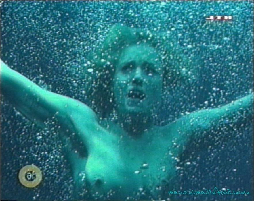 15P celebrity supermodel Rebecca Romijn-Stamos nudes