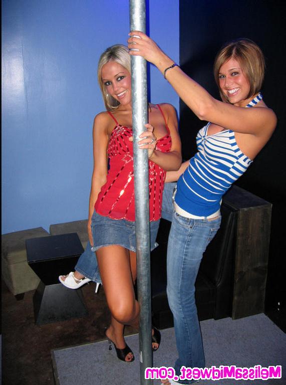 16P Melissa and her friend heat things up on a pool table
