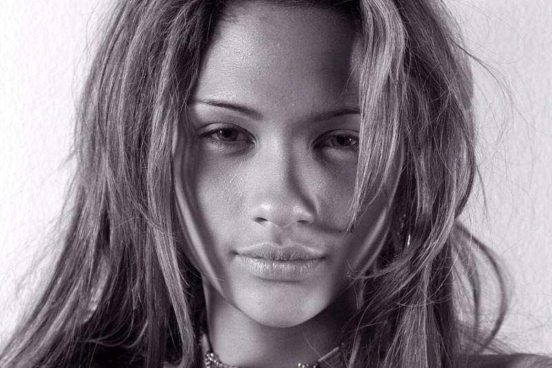 12P Exotic beauty