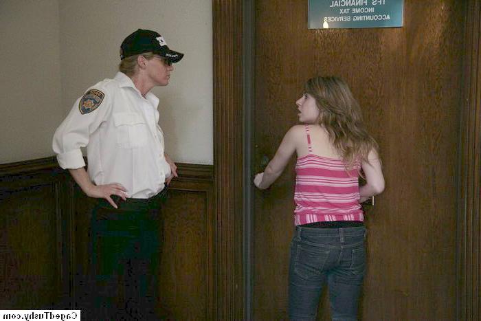 11P Lesbian policewoman seducing lovely girl