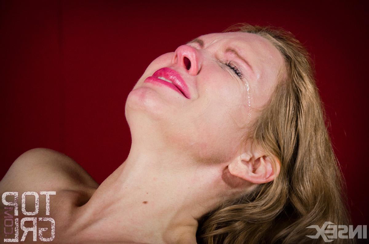 15P It's been a restless night for Rain DeGrey. She was reading every housewife's fa