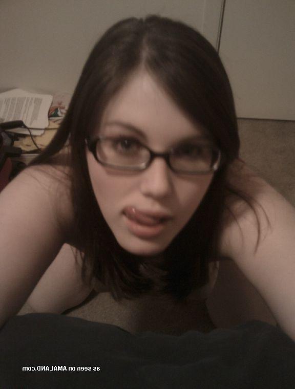 14P Sexy amateur babes displaying their big fine tits